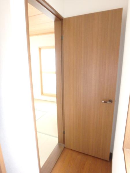 東伊興２丁目貸家