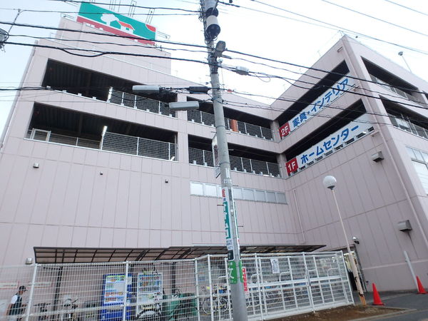 エステート山崎B棟(島忠大谷田店)