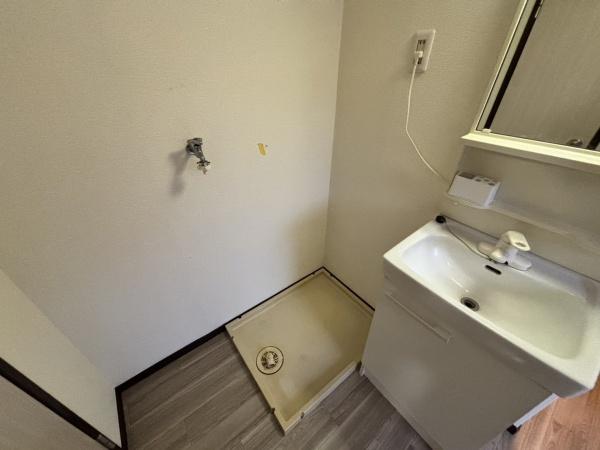 エステート山崎B棟