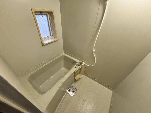 エステート山崎B棟