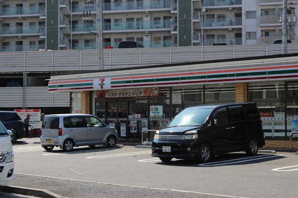 サンシャトー松戸(セブンイレブン松戸丸山店)