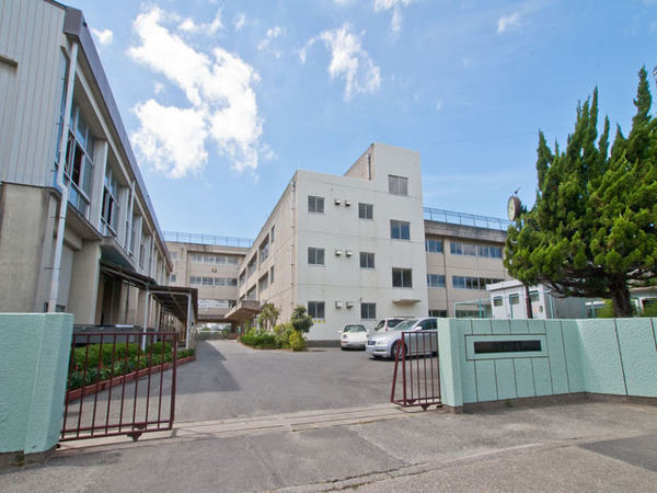 太陽の森マンションパート101(新松戸南中学校)