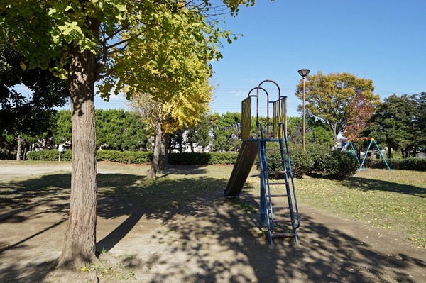 栄町8丁目貸家(相川公園)
