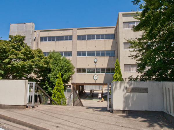 稲越2丁目貸家(松戸市立梨香台小学校)