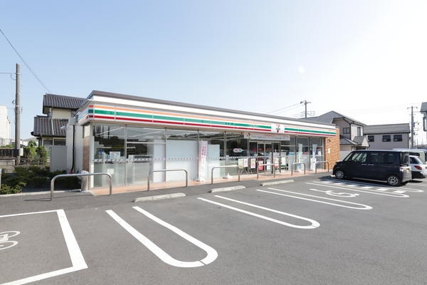 信栄荘(セブンイレブン越谷神明町2丁目店)