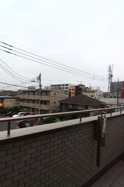 フェリース