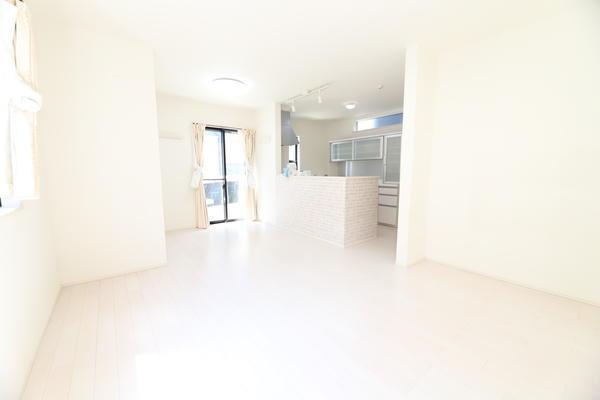 東大沢3丁目戸建て