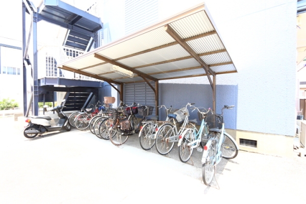 トリヴァンベール岡井