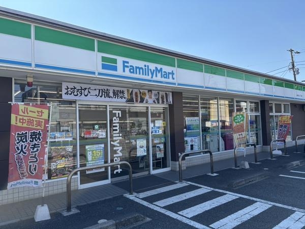 メゾンムサシノ(ファミリーマート赤山町三丁目店)