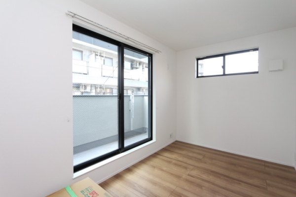 Ｔｈｅ　Ｒｉｔｚ北越谷駅前