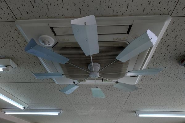 草加市花栗３丁目の倉庫