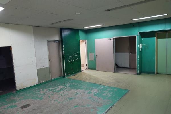 草加市花栗３丁目の倉庫