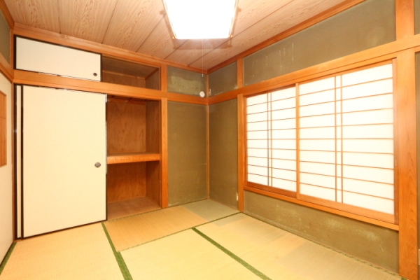 大里貸家