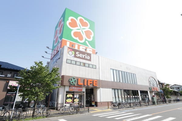 サンガーデンA(ライフ北越谷店)