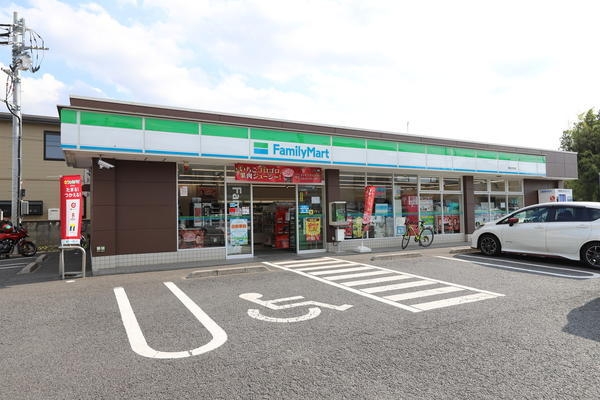 第一サンハイツ(ファミリーマート越谷大林店)