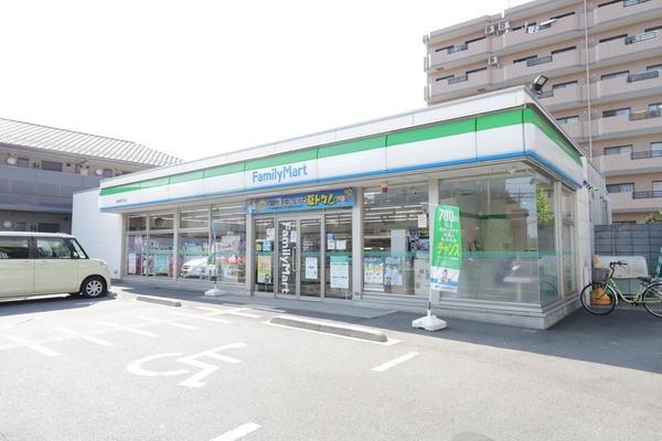 越谷ハイツ(ファミリーマート北越谷４丁目店)