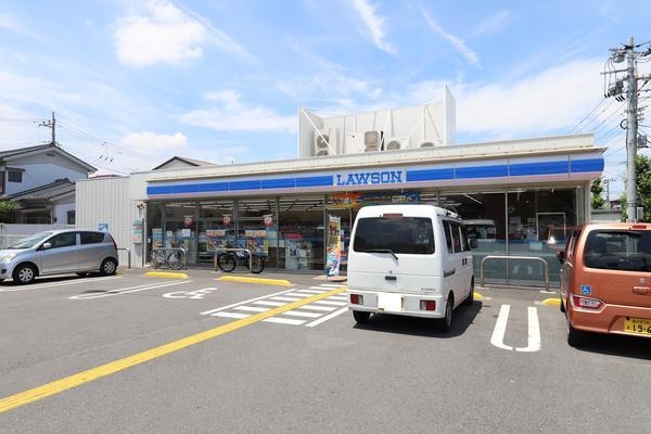 オリーブ・コート(ローソン　草加瀬崎四丁目店)