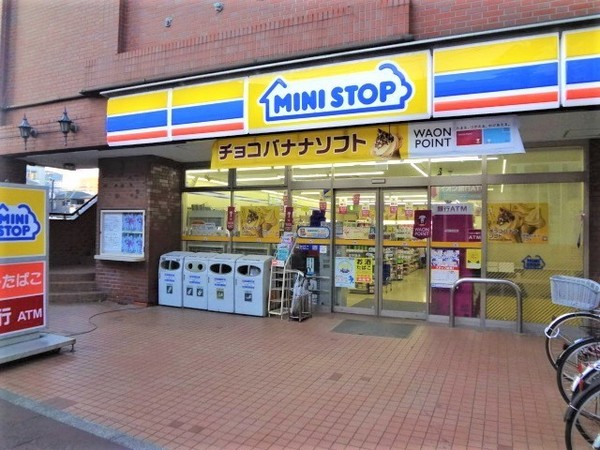 徳丸3-4貸家(ミニストップ北町二丁目店)