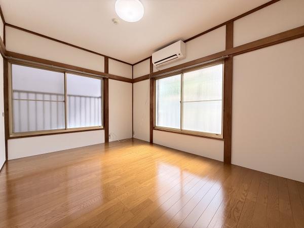 徳丸6-8貸家(洋室)