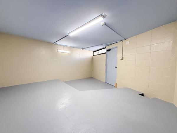 西台1-47駐車場倉庫