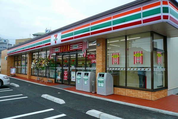 市川ビル(セブンイレブン川口芝高木店)