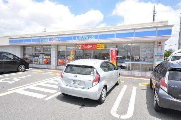 三郷市彦成３丁目のマンション(ローソン三郷彦糸店)