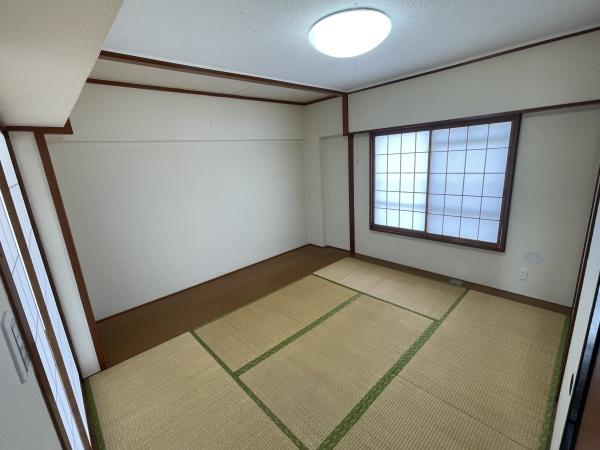 三郷市彦成３丁目のマンション