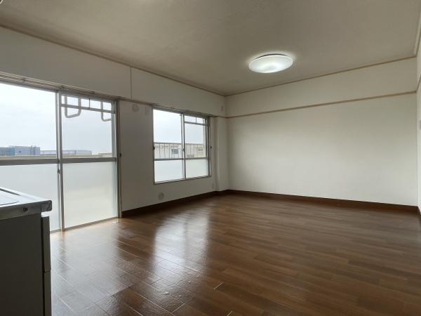 三郷市彦成３丁目のマンション