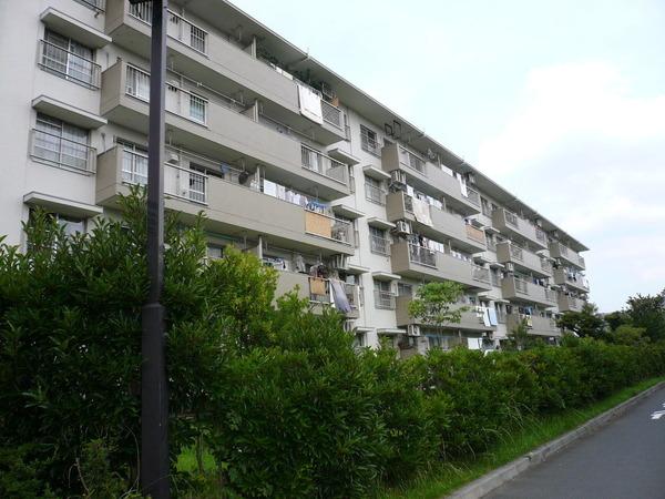 三郷市彦成３丁目のマンション