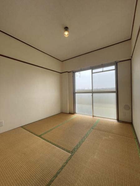 三郷市彦成３丁目のマンション