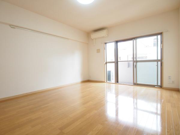 弥藤弐番館