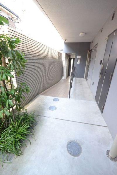 弥藤弐番館