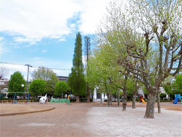 リリーズマンション(カンガルー公園)
