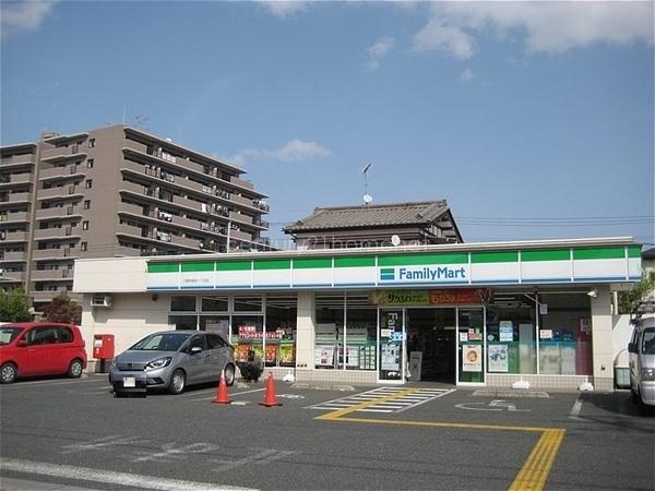 サンクラスター三郷(ファミリーマート三郷早稲田一丁目店)