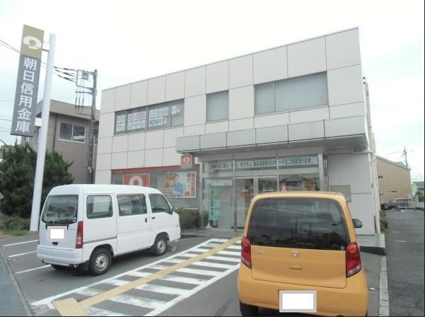 パールハイツ(朝日信用金庫戸ケ崎出張所)