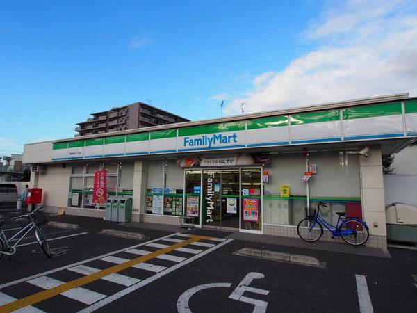 アドアステラ(ファミリーマート三郷早稲田一丁目店)