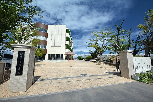 三郷市岩野木の貸家(三郷市立幸房小学校)