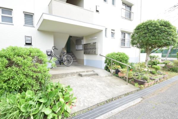 みさと団地13街区17号棟