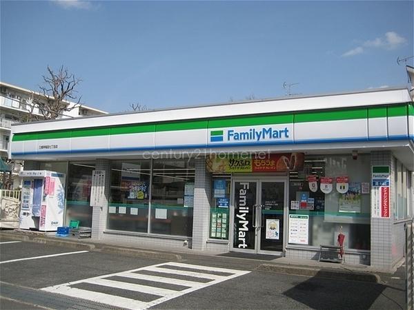 パークサイド早稲田第５(ファミリーマート三郷早稲田7丁目店)