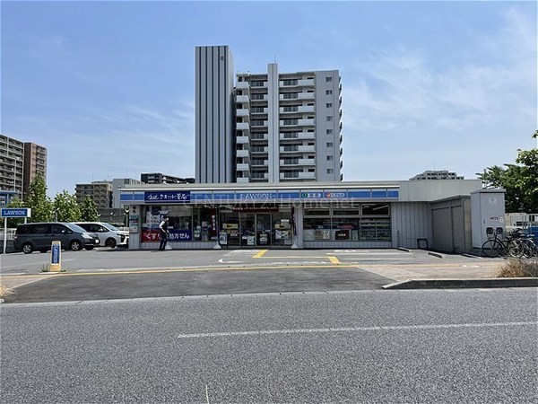 三郷市中央１丁目のマンション(ローソン三郷谷中店)