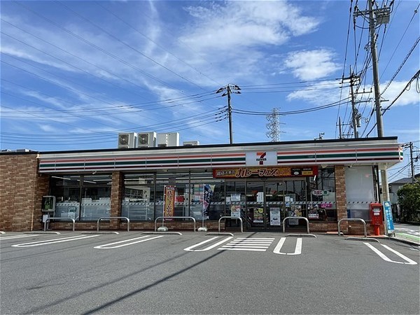 三郷市中央１丁目のマンション(セブンイレブン三郷谷口店)