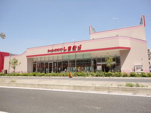 三郷市谷中の貸家(ファッションセンターしまむら三郷中央店)