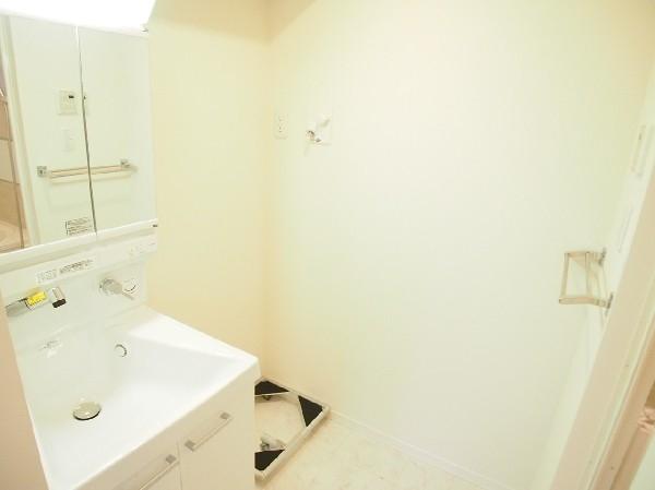 BelleVieMomoi（ベルヴィモモイ）