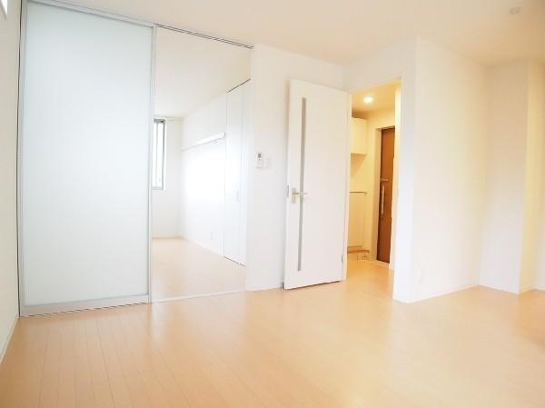 BelleVieMomoi（ベルヴィモモイ）