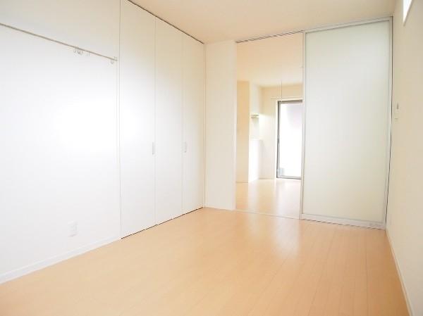 BelleVieMomoi（ベルヴィモモイ）