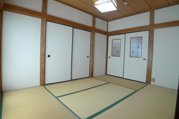 春日台３丁目アパート１階