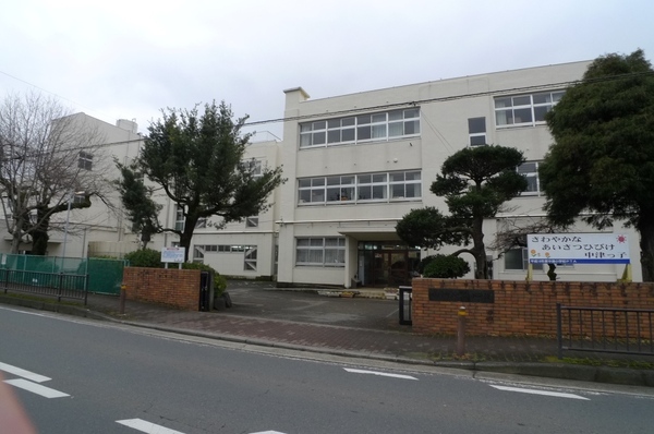 中原K貸家 北西角棟(愛川町立中津小学校)