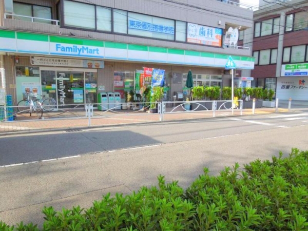 ベルローズタキモト(ファミリーマート中央林間駅東口店)