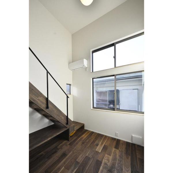 チトフナアパートメント　2Ｆ