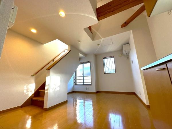 ラ・ステッラ　2F